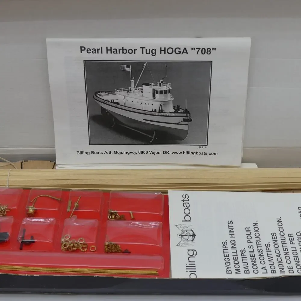 Billing Boats HOGA No.708 Pearl Harbor Tug 1:50 Wooden Model Kit Open Box